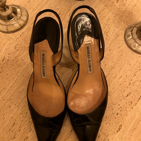 Manolo Blahnik Carolyne Pump - Picture 2 of 7